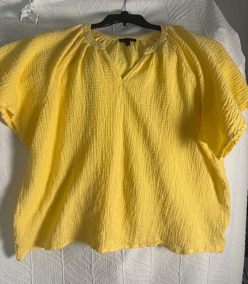 Jessica Simpson Gauze Blouse Size 2X Yellow Short Sleeve V-Neck Top